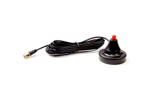Magnetic mount base for terminal antennas